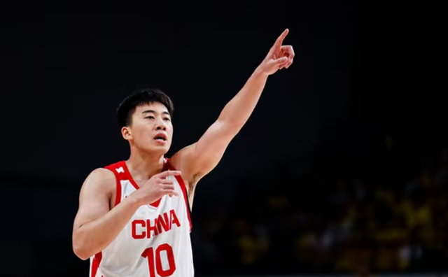 爆了!爆了!文班5年3亿!福克斯离队去尼克斯庆祝!