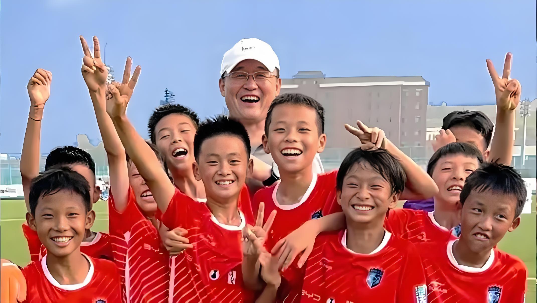 库里发文祝贺前助教布朗：尼克斯53年首冠背后的师徒情