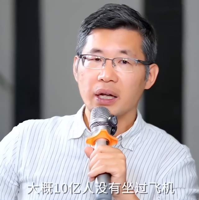 文班垫脚慢镜头!布伦森有扩大圆柱体嫌疑,联盟审查也难升级
