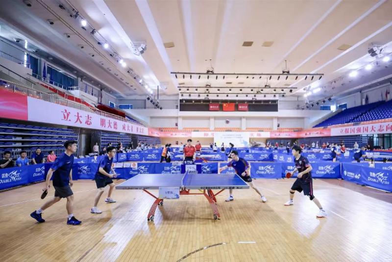 布伦森独扛45分!尼克斯时隔53年再捧NBA总冠军奖杯