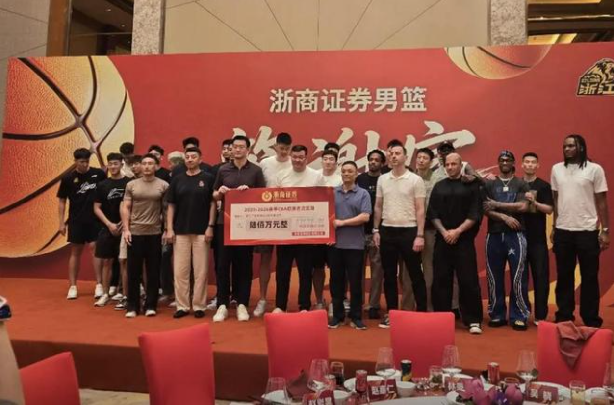 兄弟足球，布伦森、哈特和大乔是首个NCAA+NBA夺冠的三人组