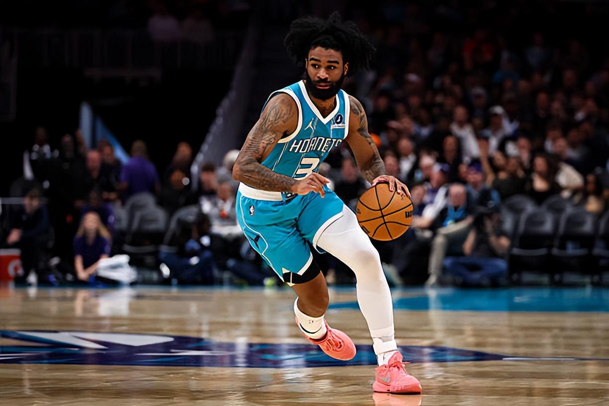 NBA官方晒总冠军定妆照：尼克斯17人出镜 索汉和杰米森没拍上？