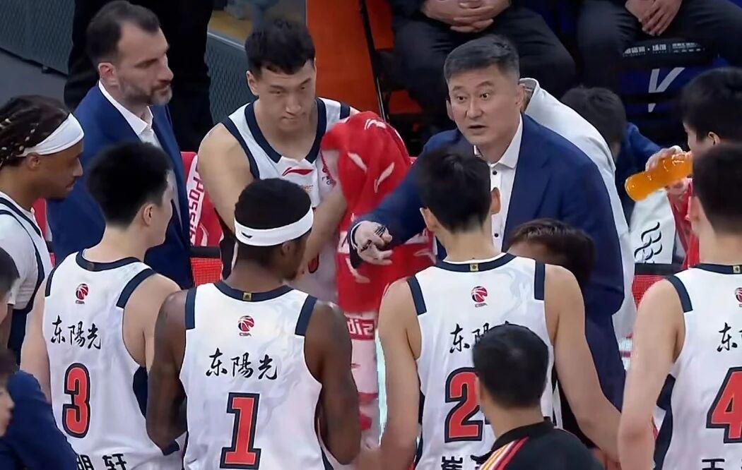 火箭队知难而退?独行侠不愿放人,航天城或无缘追逐第3位巨星