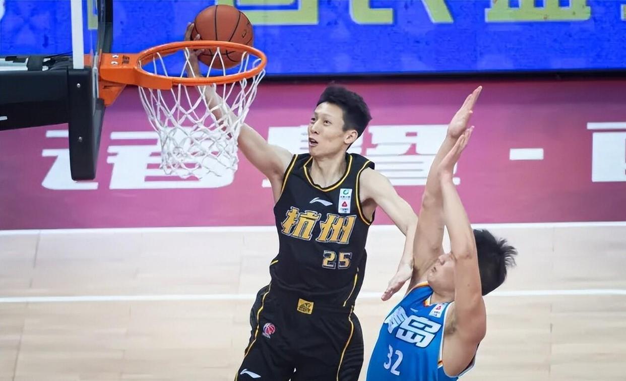 湖人计划送两将 腾空间留里夫斯